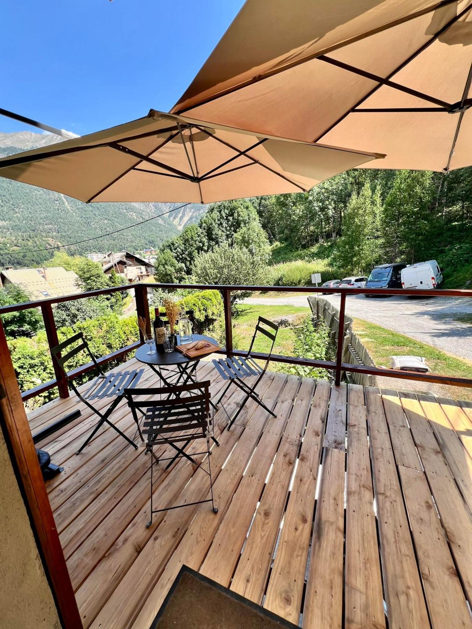 Charmante Maison De Montagne Briancon  Exterior photo